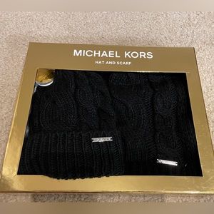 Michael Kors Black Hat and Scarf Kit (New in Box)